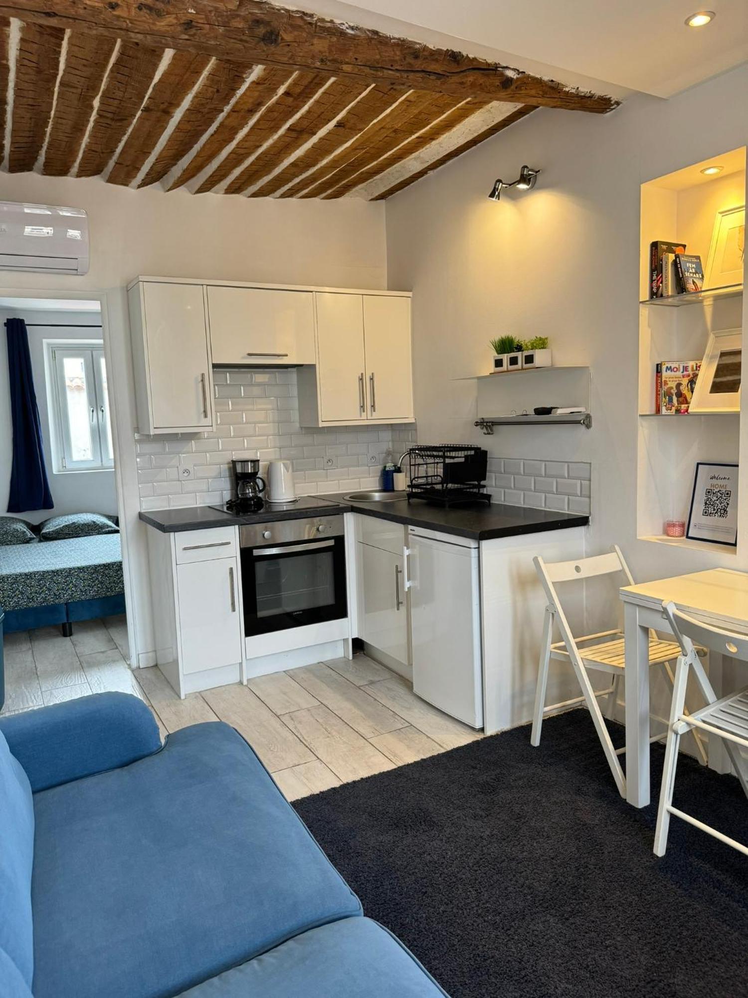 Freshly Tastefully Renovated Apartments In Heart Of Old Antibes Dış mekan fotoğraf